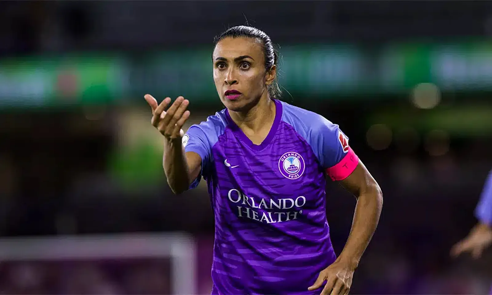Tida como maior jogadora feminina da história, a meia Marta busca mais uma Bola de Ouro