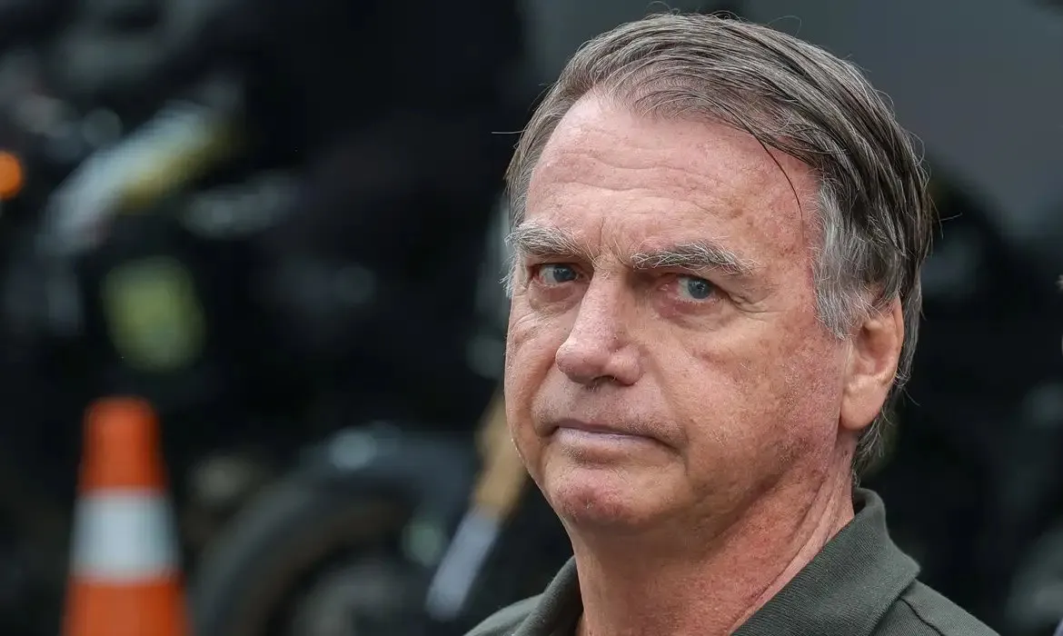 Bolsonaro foi condenado a 27 anos e 8 meses de prisão em regime fechado.