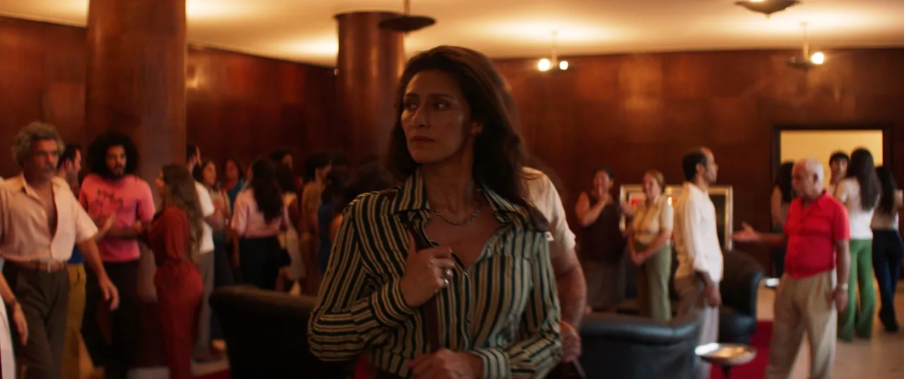 Maria Fernanda Cândido é Elza na trama de 