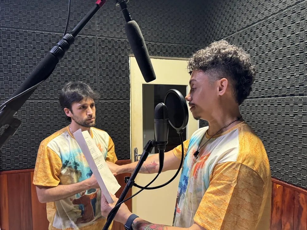 André Ximenes e Silvero Pereiro dividem momento em estúdio para o espetáculo