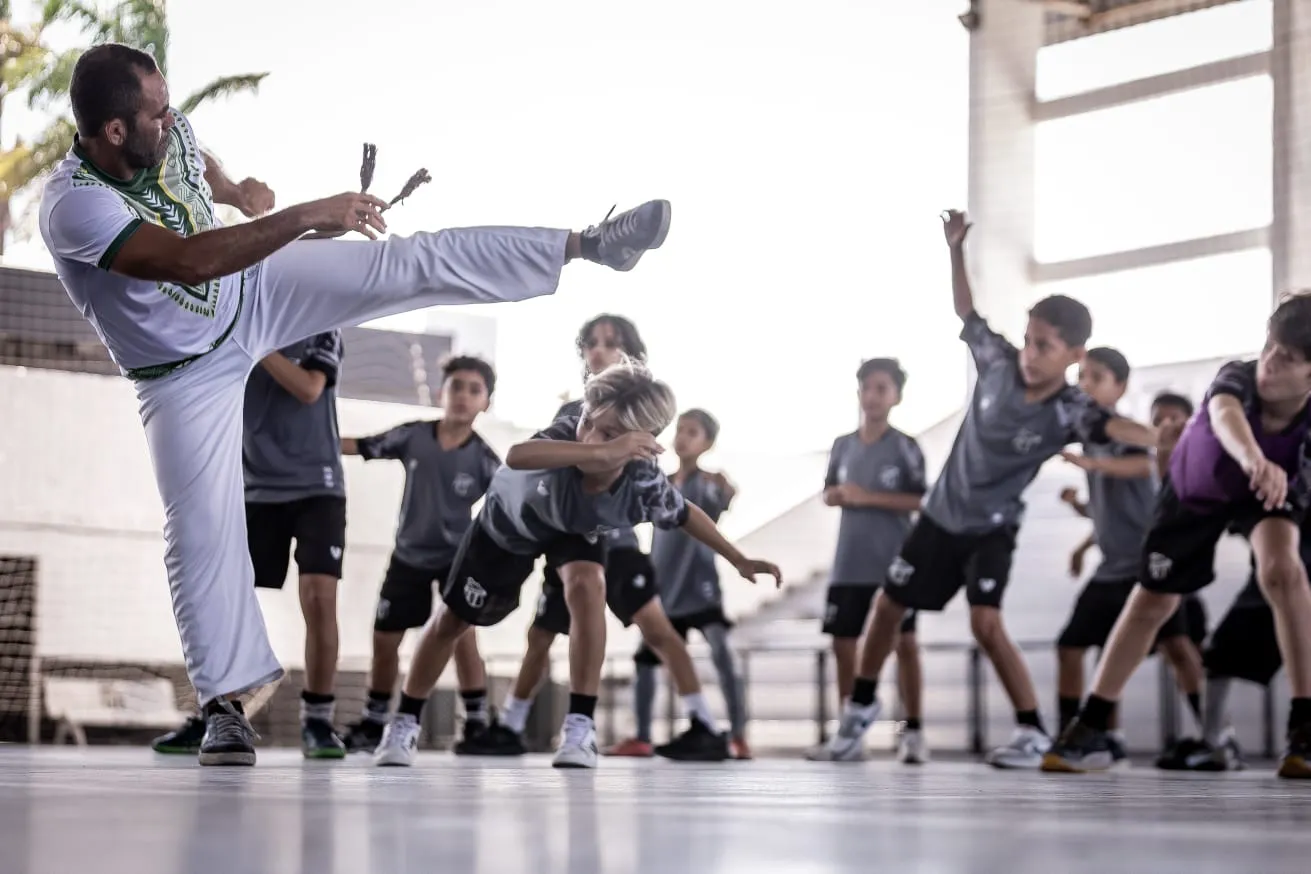 O professor João Ferreira de Oliveira Filho será o responsável pelas aulas de capoeira na base do Ceará