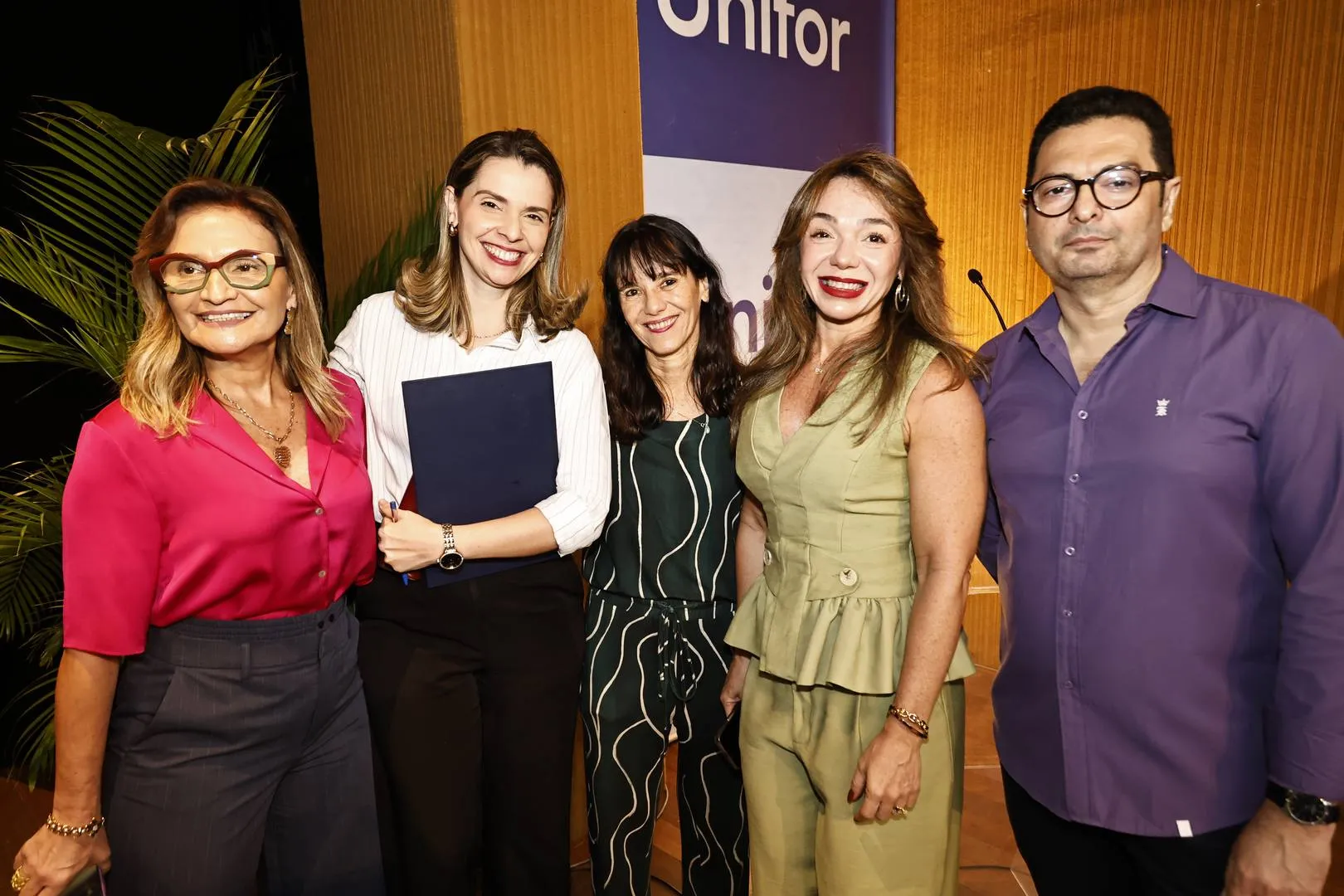 Adriana Helena, Adna Bastos, Adriana Hortêncio, Danielle Coimbra e Wagner Borges