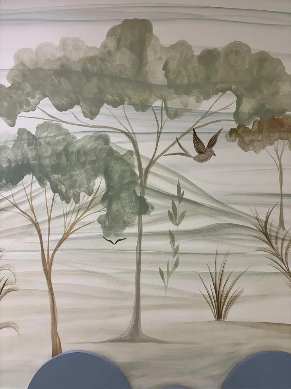 Pintura artística em paredes assinada pelo artista Alisson Borges