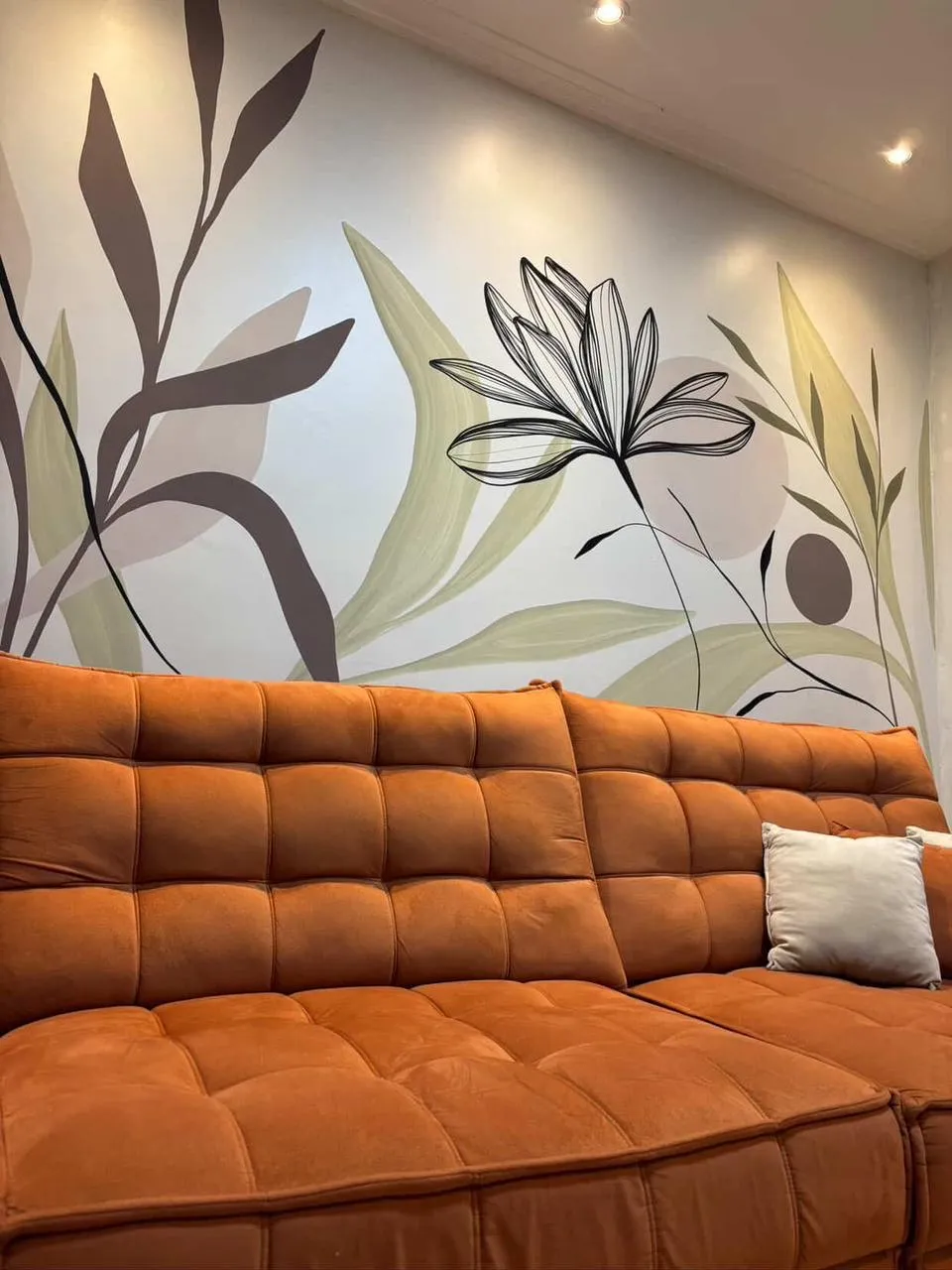 Pintura artística em paredes assinada pelo artista Alisson Borges