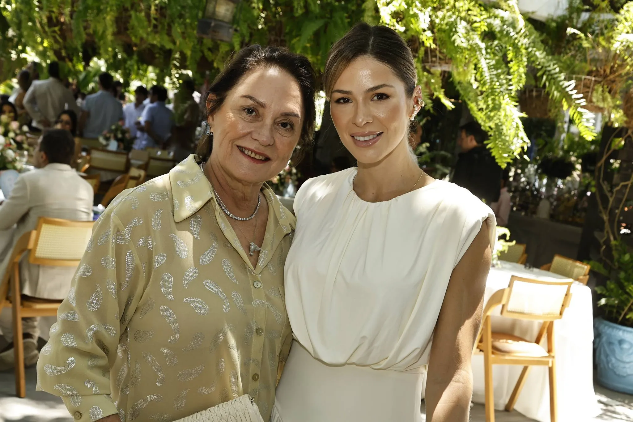 Paula Queiroz e Bruna Waleska Frota