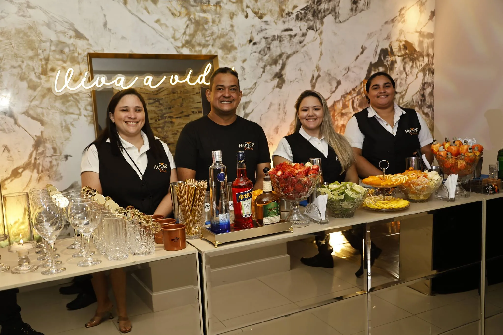 Héctor Henrique, com sua equipe - Keitila Ribeiro, Luanda Fernanda e Gabriele Souza