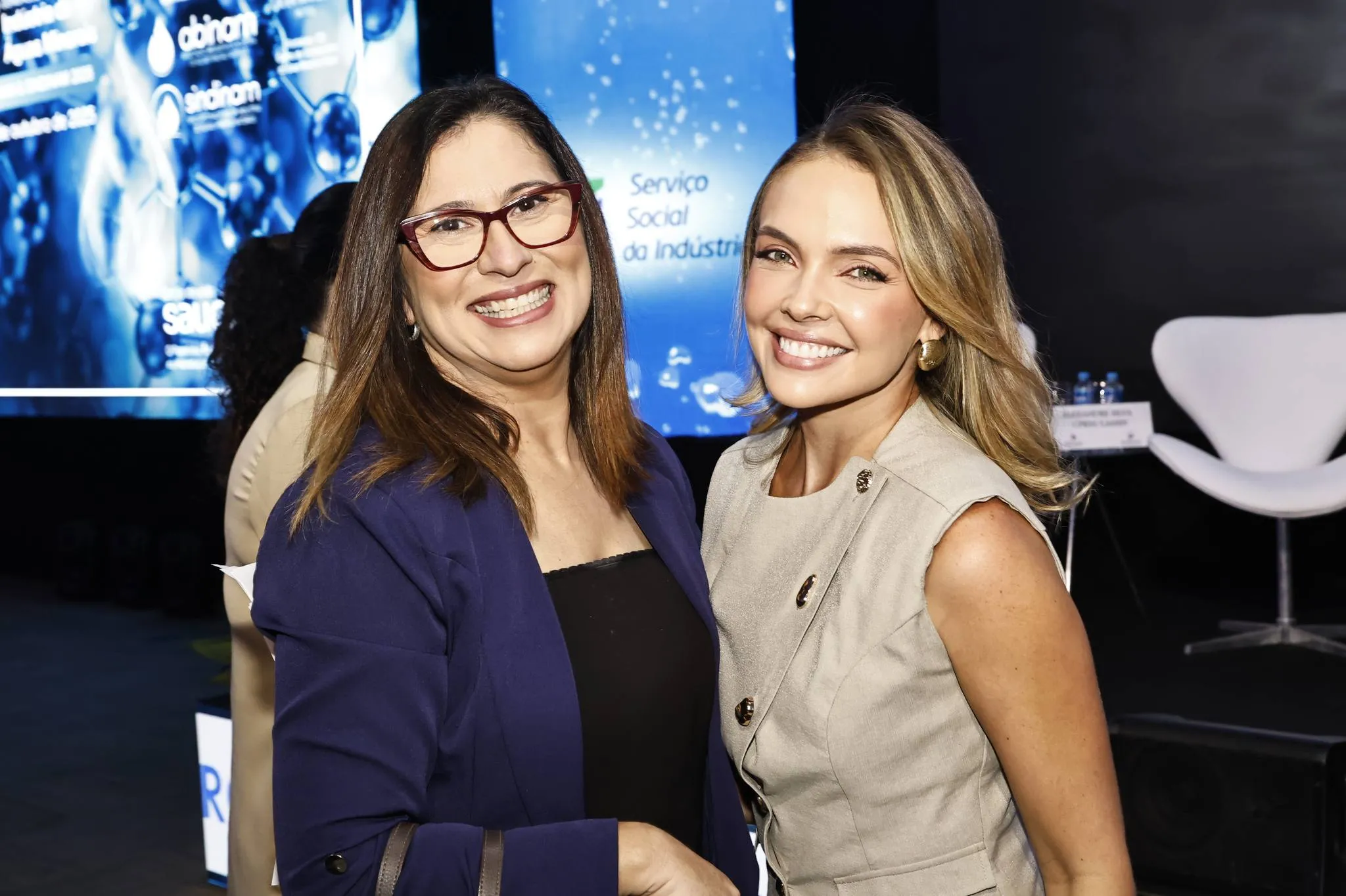 Aline Oliveira e Taís Lopes