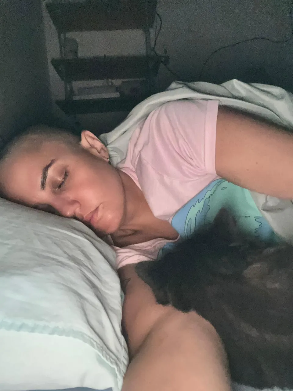 Elayne Costa conta que a gatinha de estimação foi essencial no diagnóstico da doença.