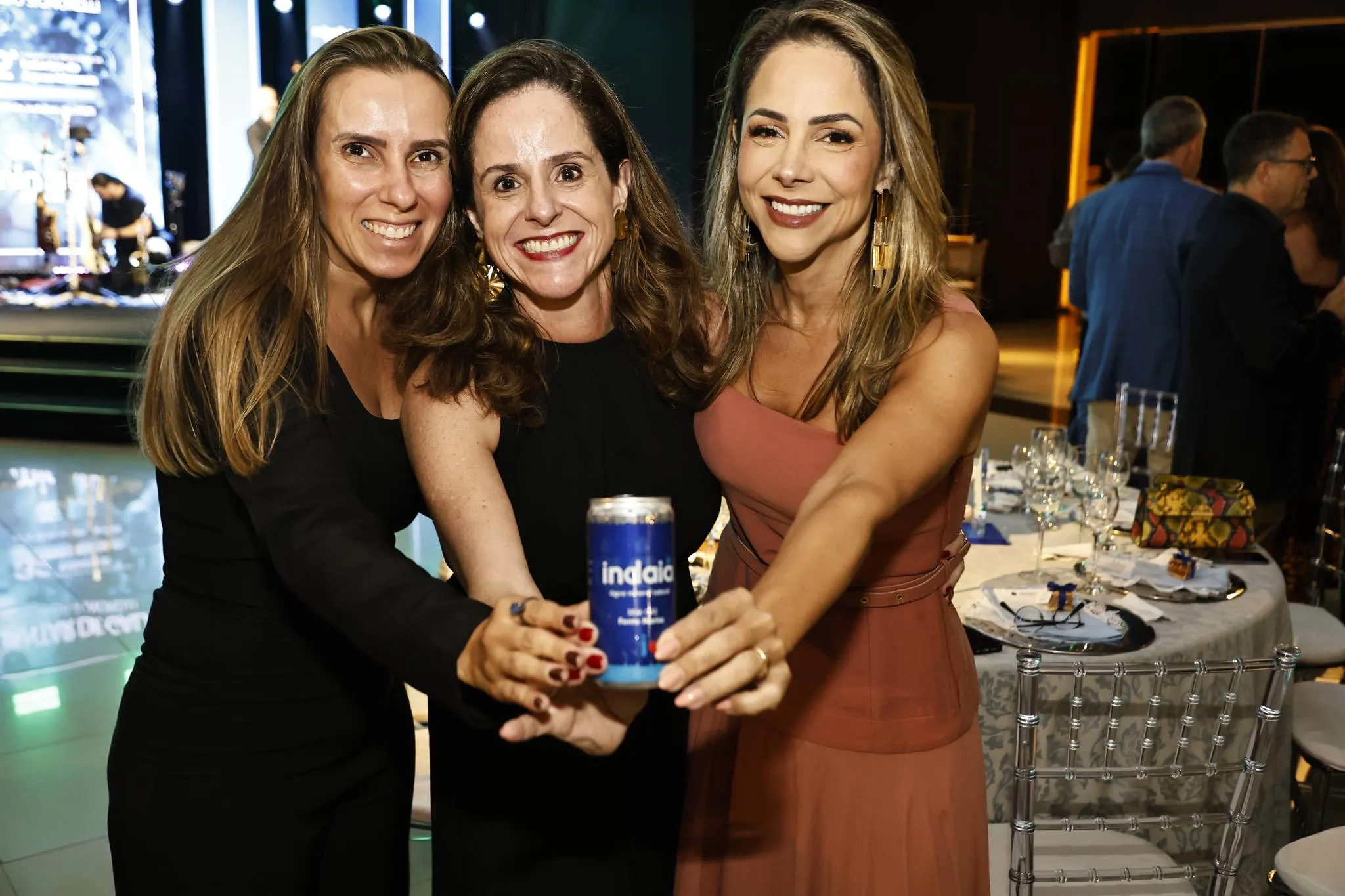 Raquel Oliveira, Christina Larroudé e Camila Vila Verde