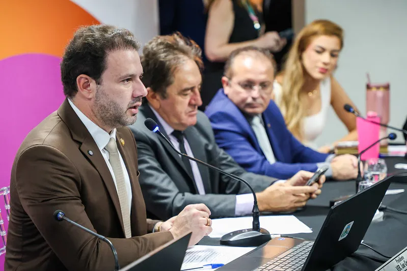 Leo Couto, presidente da Câmara de Fortaleza, atribui demora no início da tramitação ao 