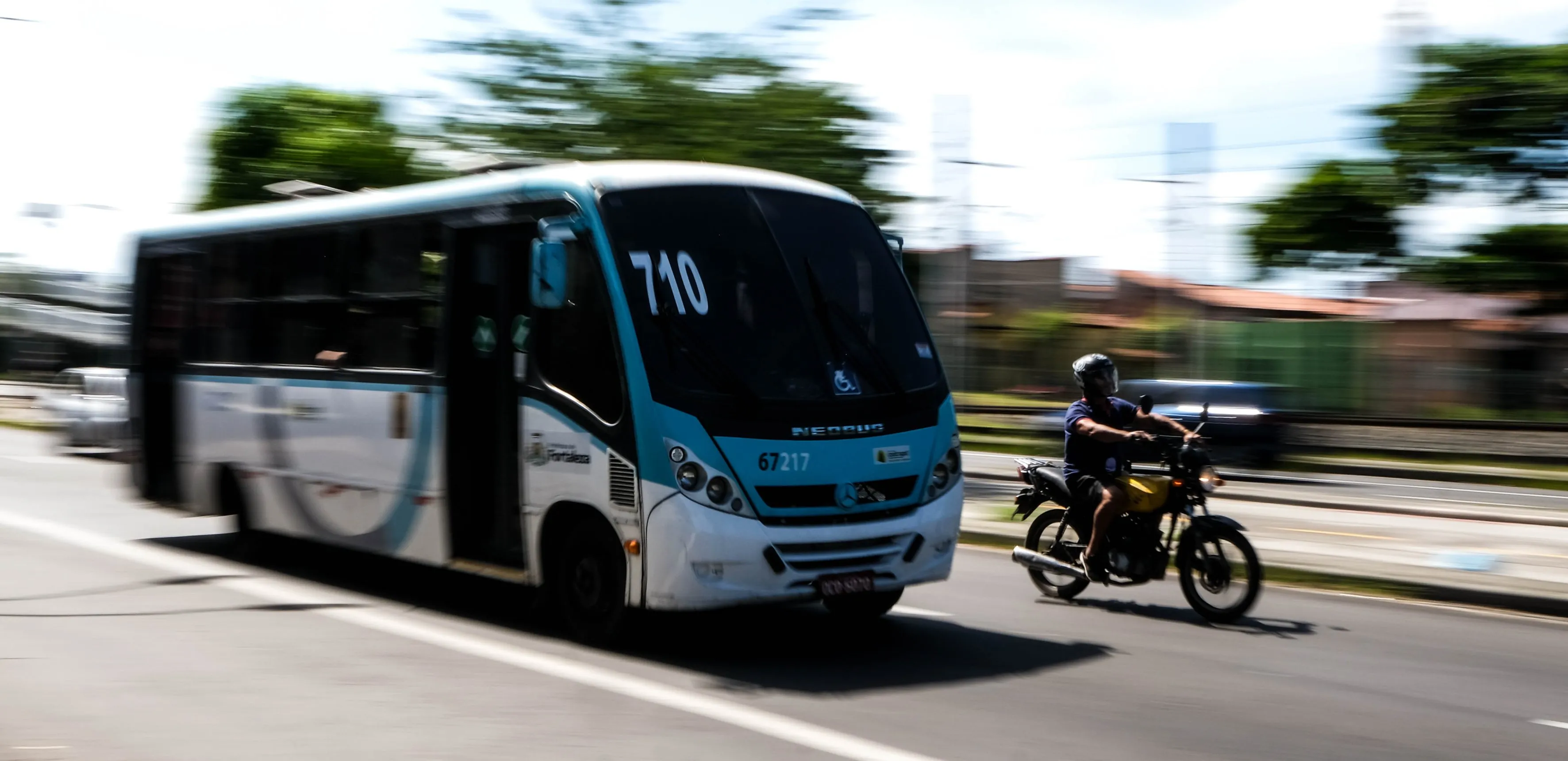 Transporte coletivo vem perdendo força em Fortaleza devido aos carros e motos por aplicativo.