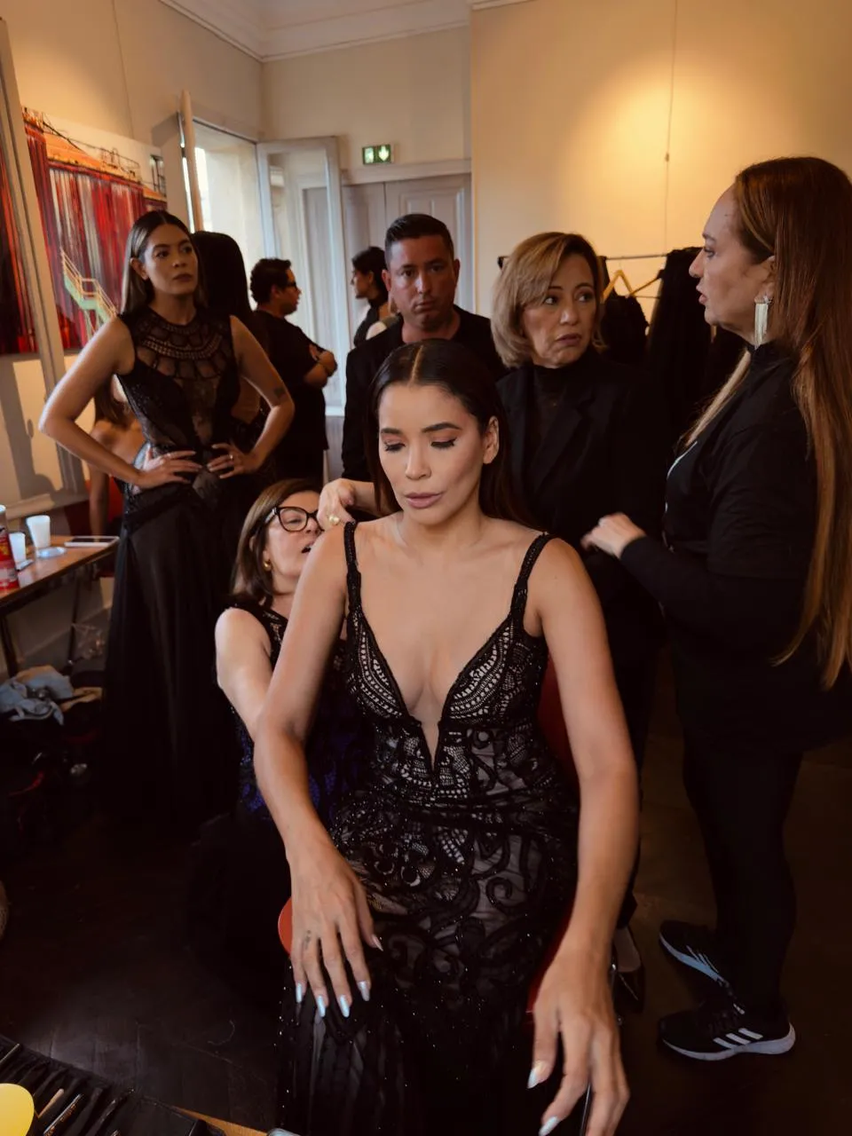 Niara Meirele - backstage no primeiro dia de PFW