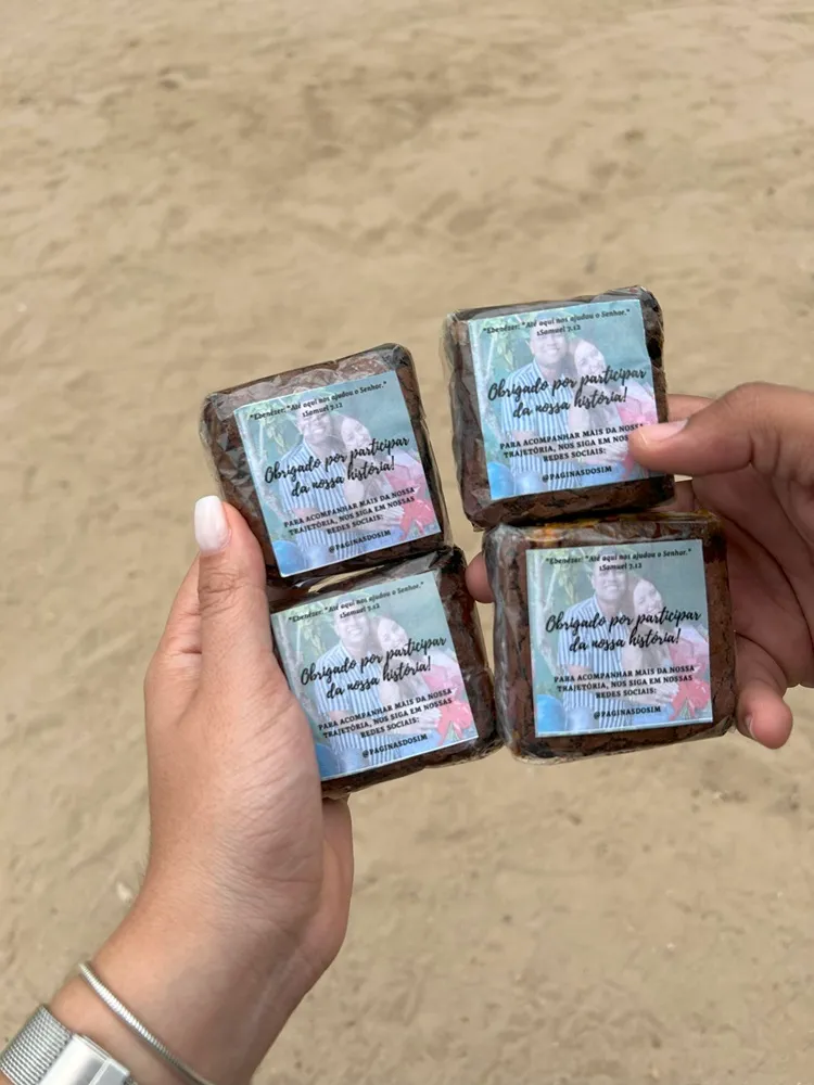 Cada brownie custa R$ 10 e há quatro opções de sabores disponíveis.