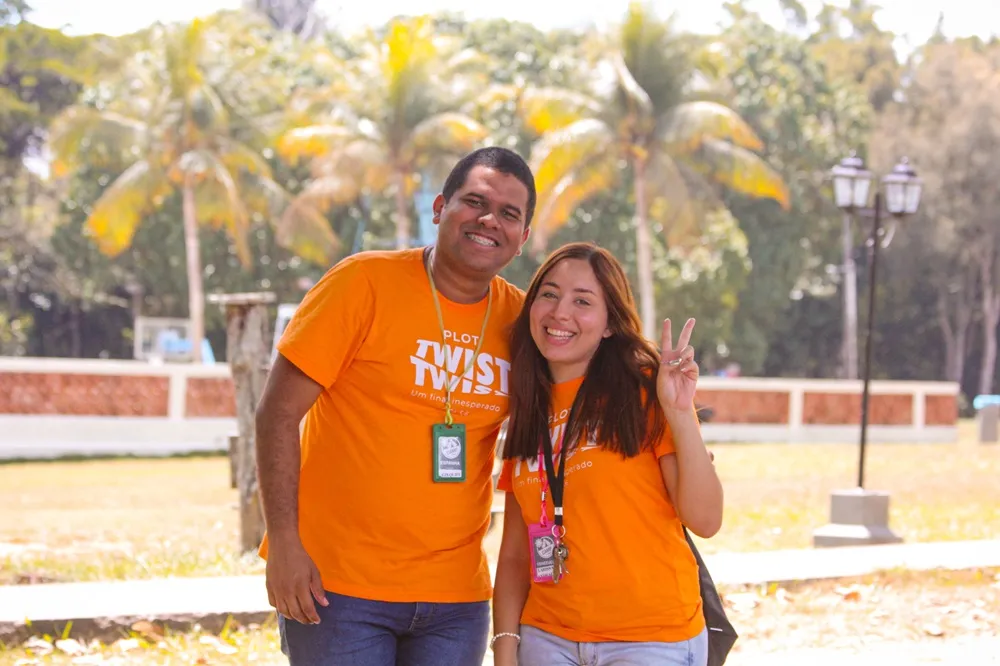 Casal no acampamento Palavra da vida Nordeste, onde se conheceram.