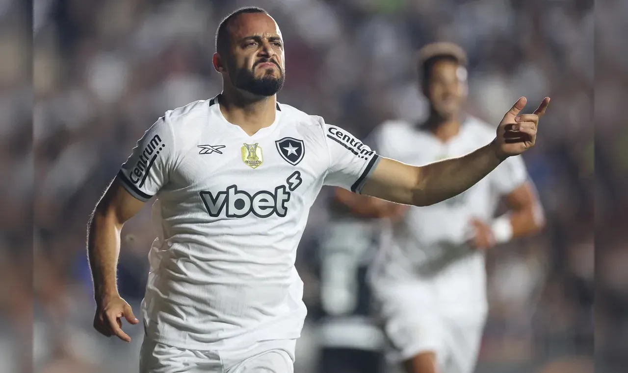 Arthur Cabral acumula quatro gols e duas assistências em 20 jogos pelo Botafogo