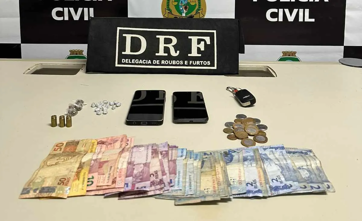 Material encontrado pela Polícia Civil junto de um dos suspeitos