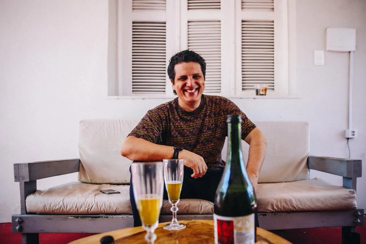 Espumante de caju que tem como base produção no interior do Ceará chegou a restaurantes de São Paulo