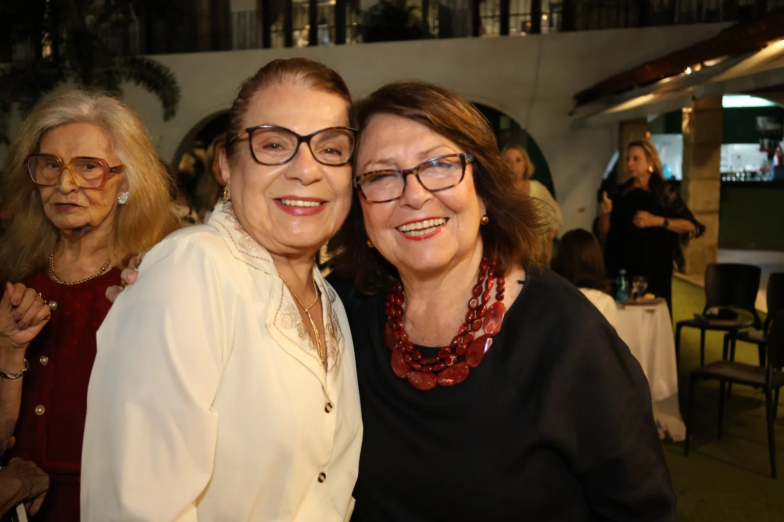 Lançamento do livro de Lourdinha Leite Barbosa