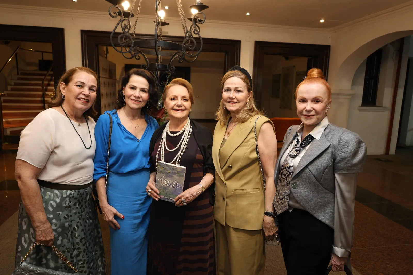 Lançamento do livro de Lourdinha Leite Barbosa