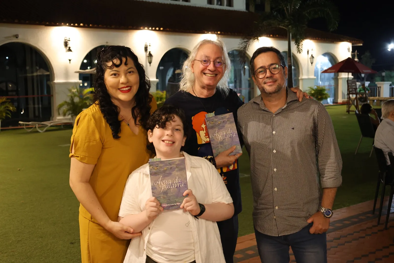 Lançamento do livro de Lourdinha Leite Barbosa
