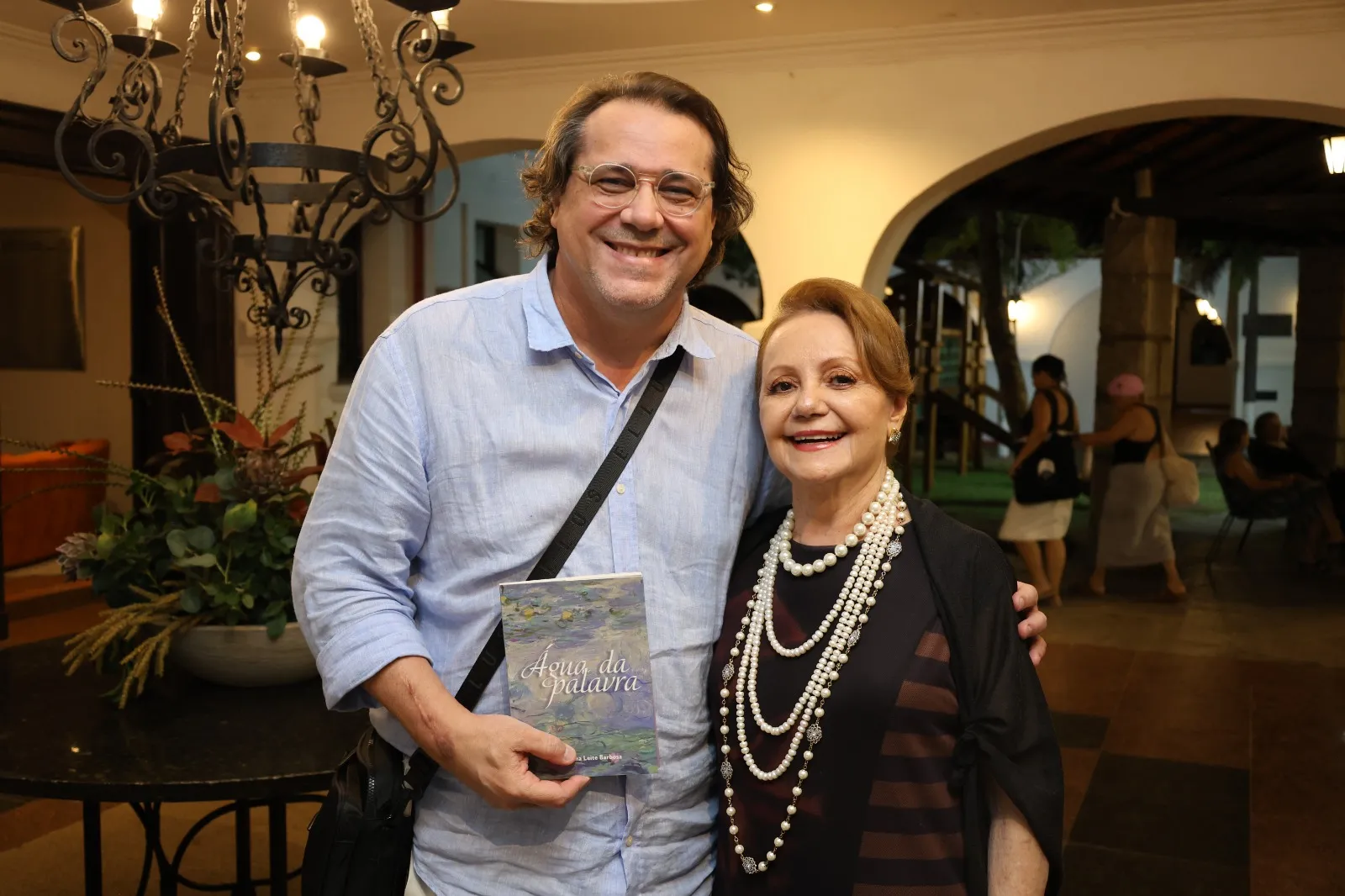 Lançamento do livro de Lourdinha Leite Barbosa