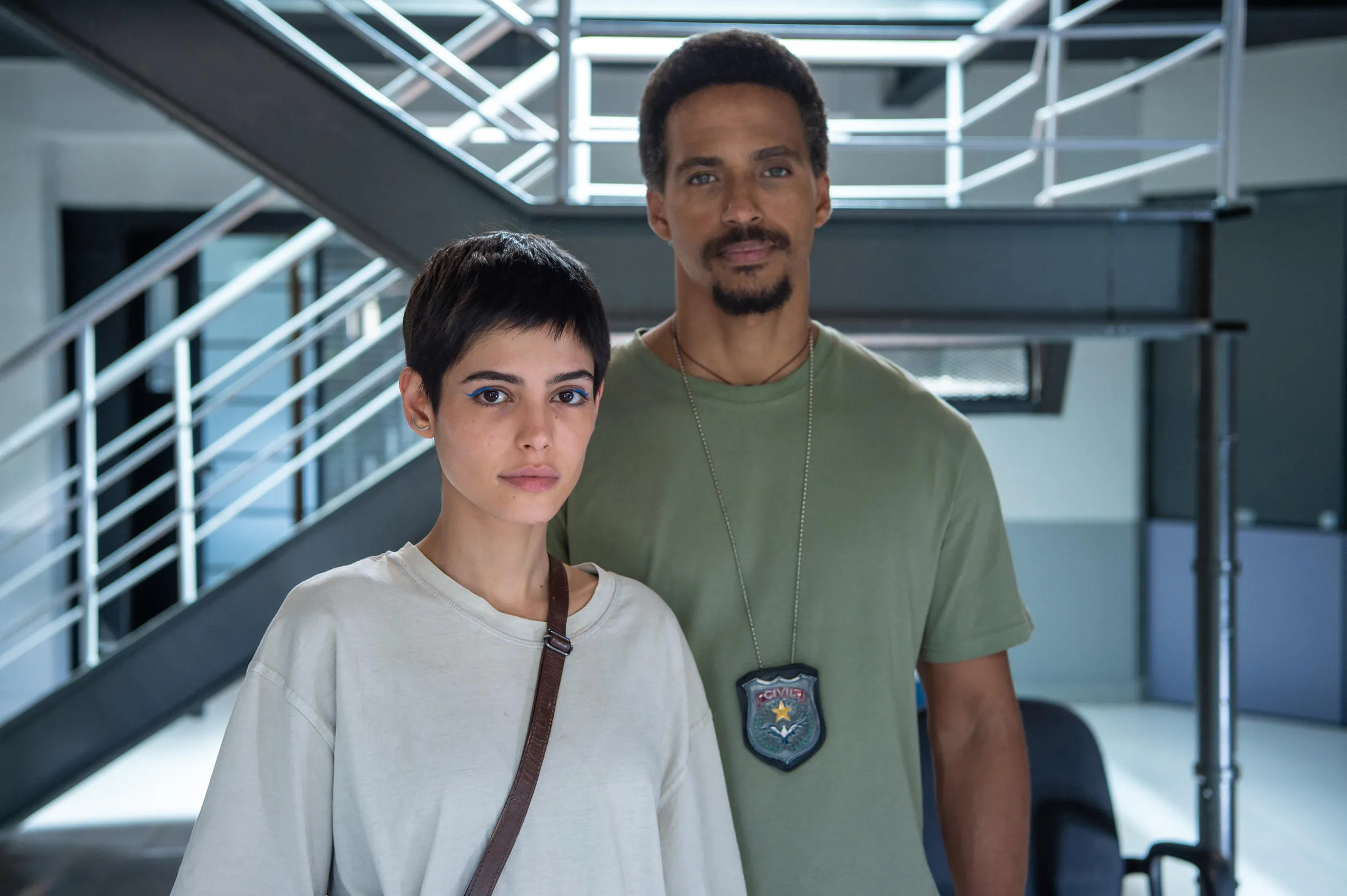 Túlio (Welket Bungué) e Sandra (Julia Dalavia) estão na história central de 'Reencarne'.