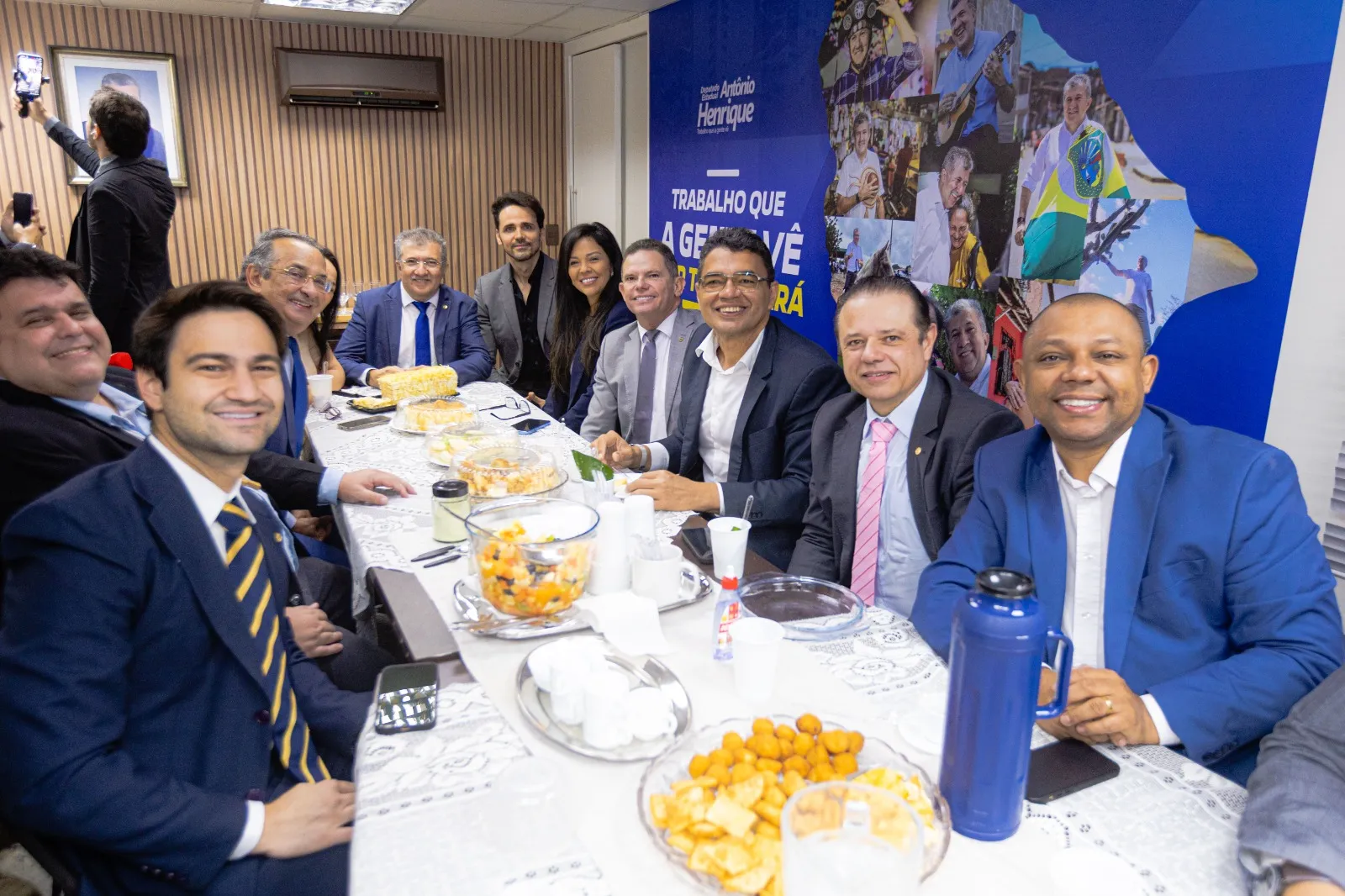 Priscila Costa participou do evento antes da chegada de André Fernandes