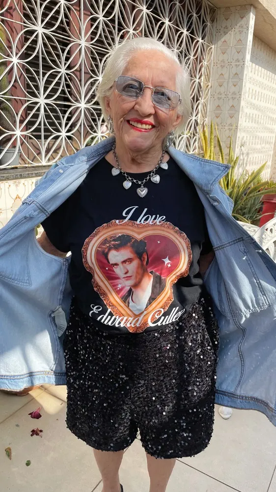 Dona Lourdinha Reis é declaradamente team Edward.