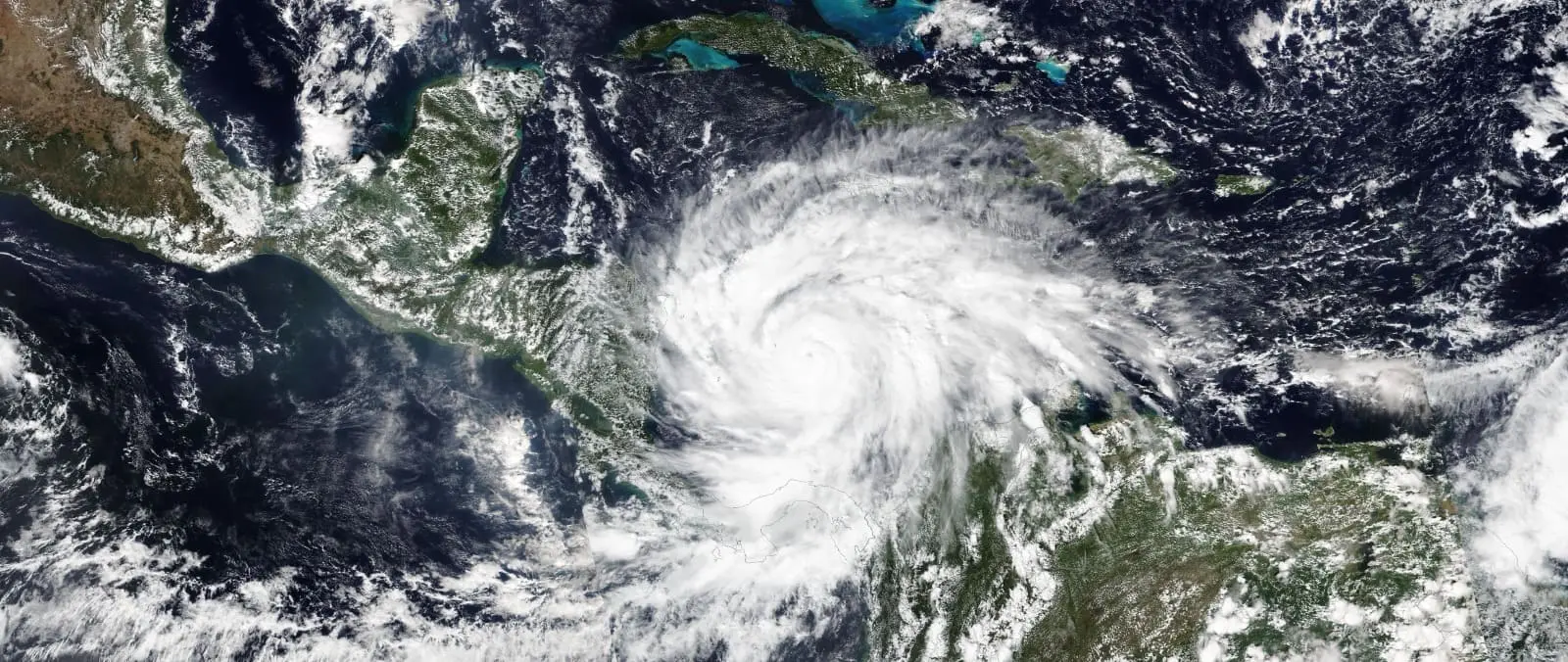 Imagem do furacão Iota capturada pelo satélite NOAA-20 em 15 de novembro de 2020.