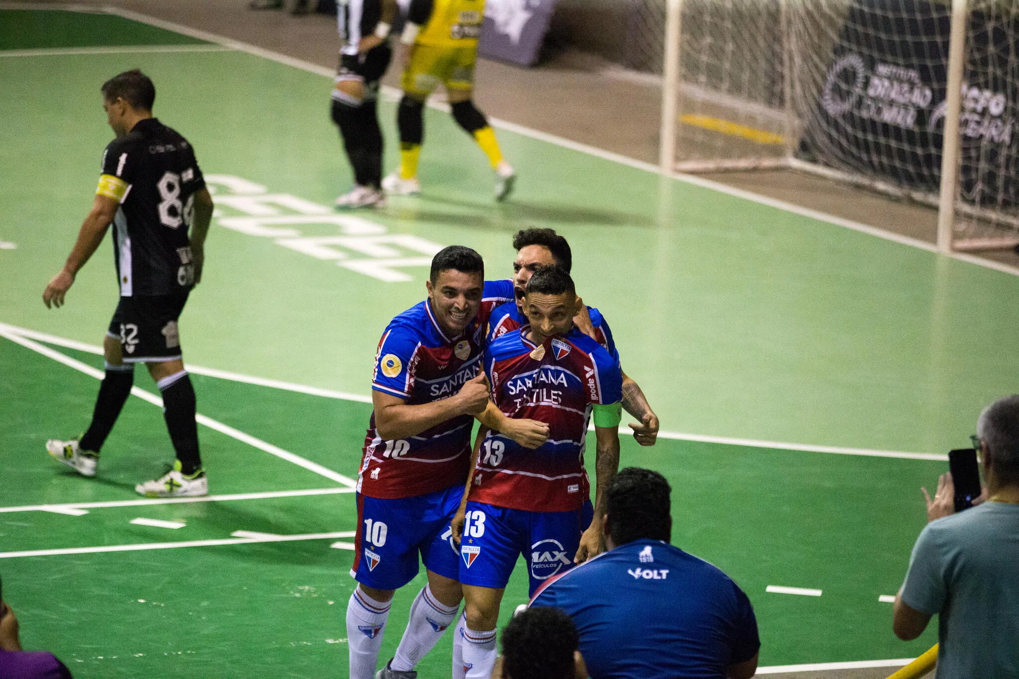 Fortaleza ganhava o jogo com gol de Valdin até a suspensão do jogo