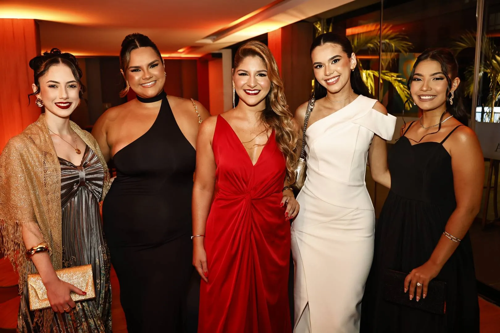 Cecília Domingues, Luiza Melo, Ingrid Hitzschky, Camille Vitória e Ana Clara Pinheiro