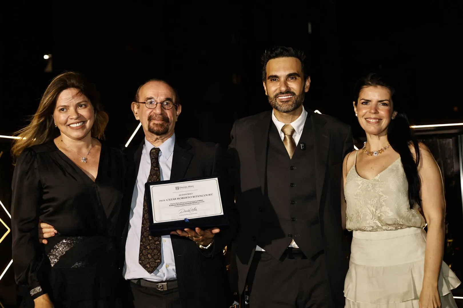 Vânia e Cezar Bittencourt, Daniel Maia e Aline Ferreira