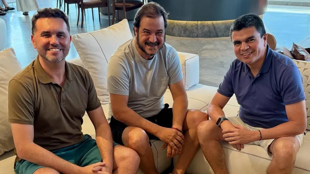 Moses e Rueda durante encontro com Chagas Vieira, secretário da Casa Civil.