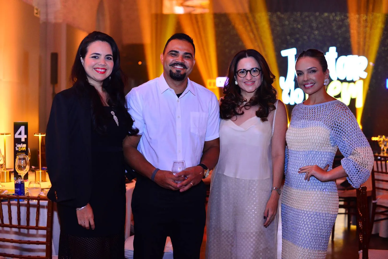 Anailton Fernandes, Lívia Araújo Holanda, Mariana Marques e Tais Lopes