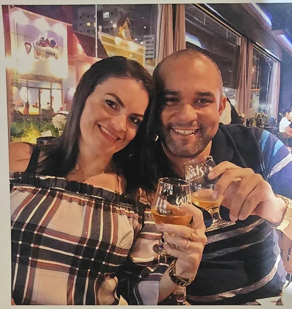 Vício em álcool iniciou na vida de Roberta e Jorge durante pandemia de Covid-19.