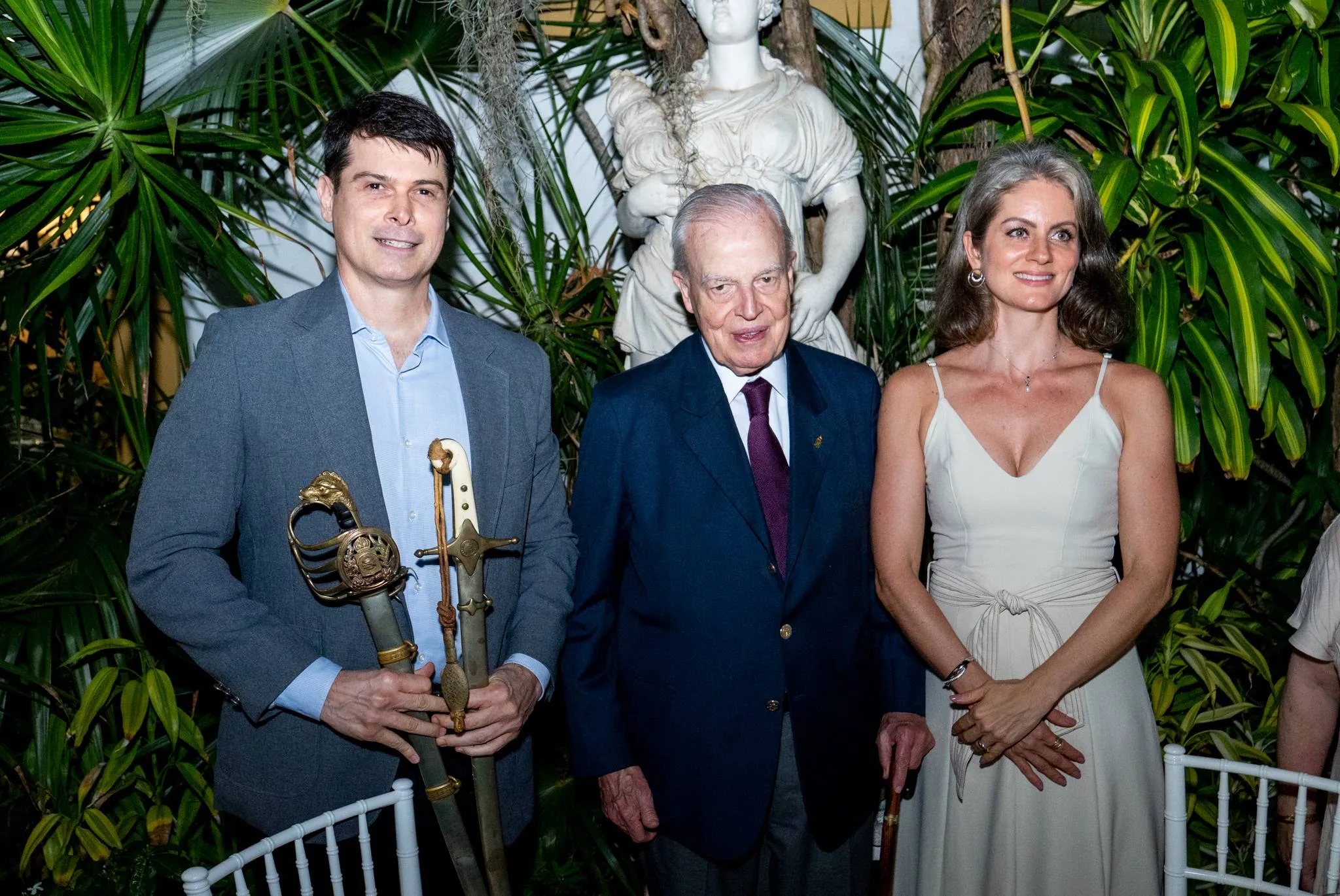 Antonio Miranda, Dom Bertrand de Orleans e Braganca e Caroline Harter