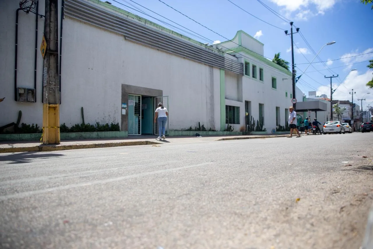 Hospital César Cals fechou as portas após incêndio em um de seus geradores. Governo do Ceará anunciou reforma, mas ainda não há detalhes sobre prazos e valores.