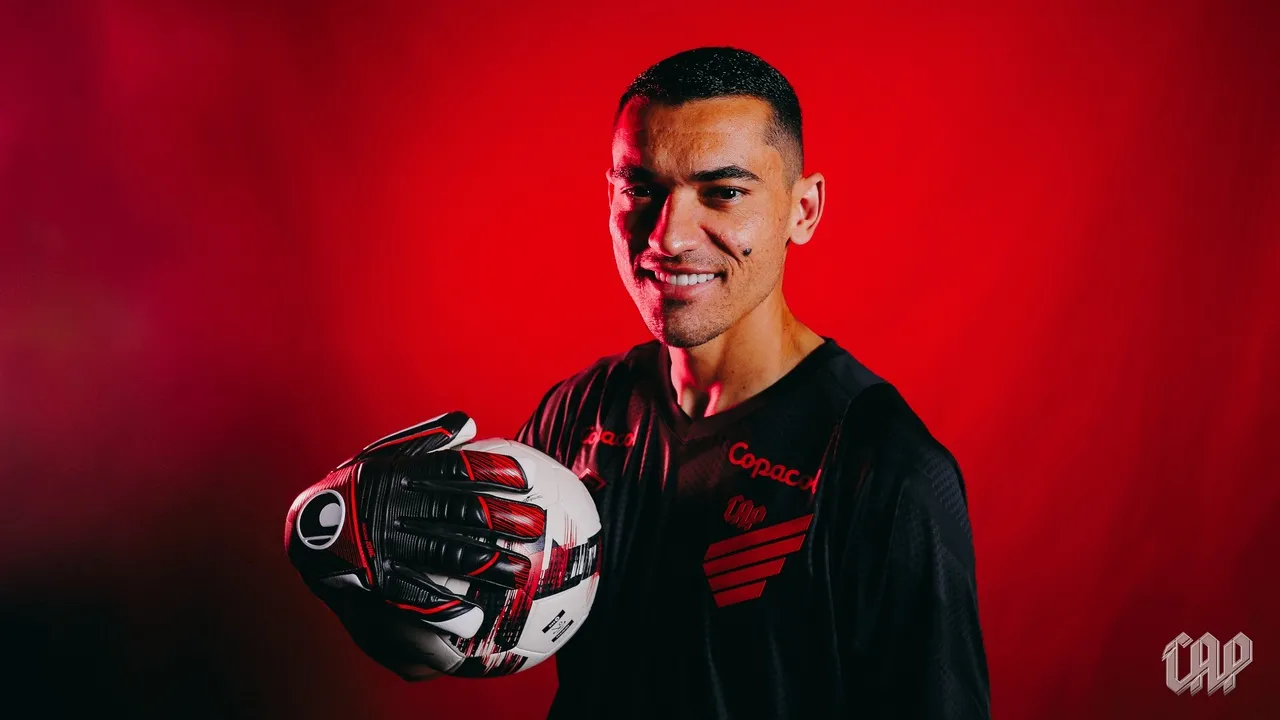 O goleiro Santos é tido como ídolo do Athletico-PR