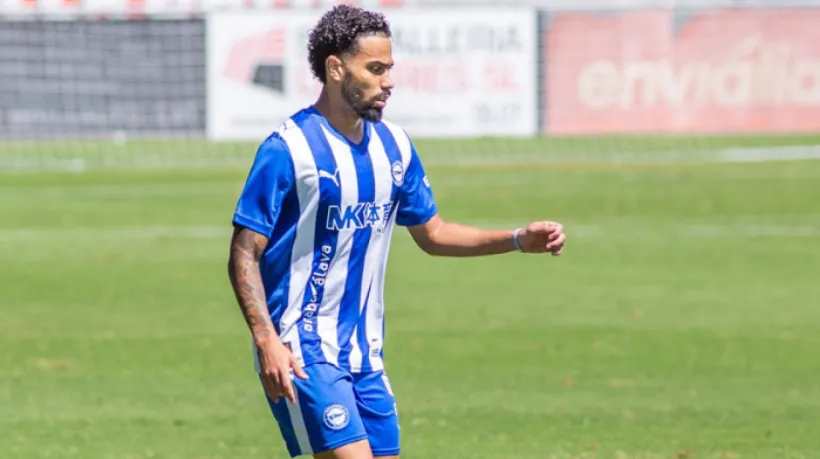 O meia Calebe foi emprestado pelo Alavés, da Espanha