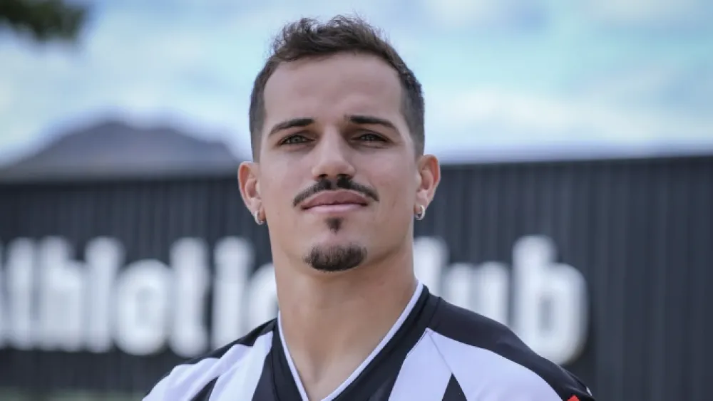 O atacante Guilherme Cachoeira foi emprestado ao Athletic-MG na reta final da Série B