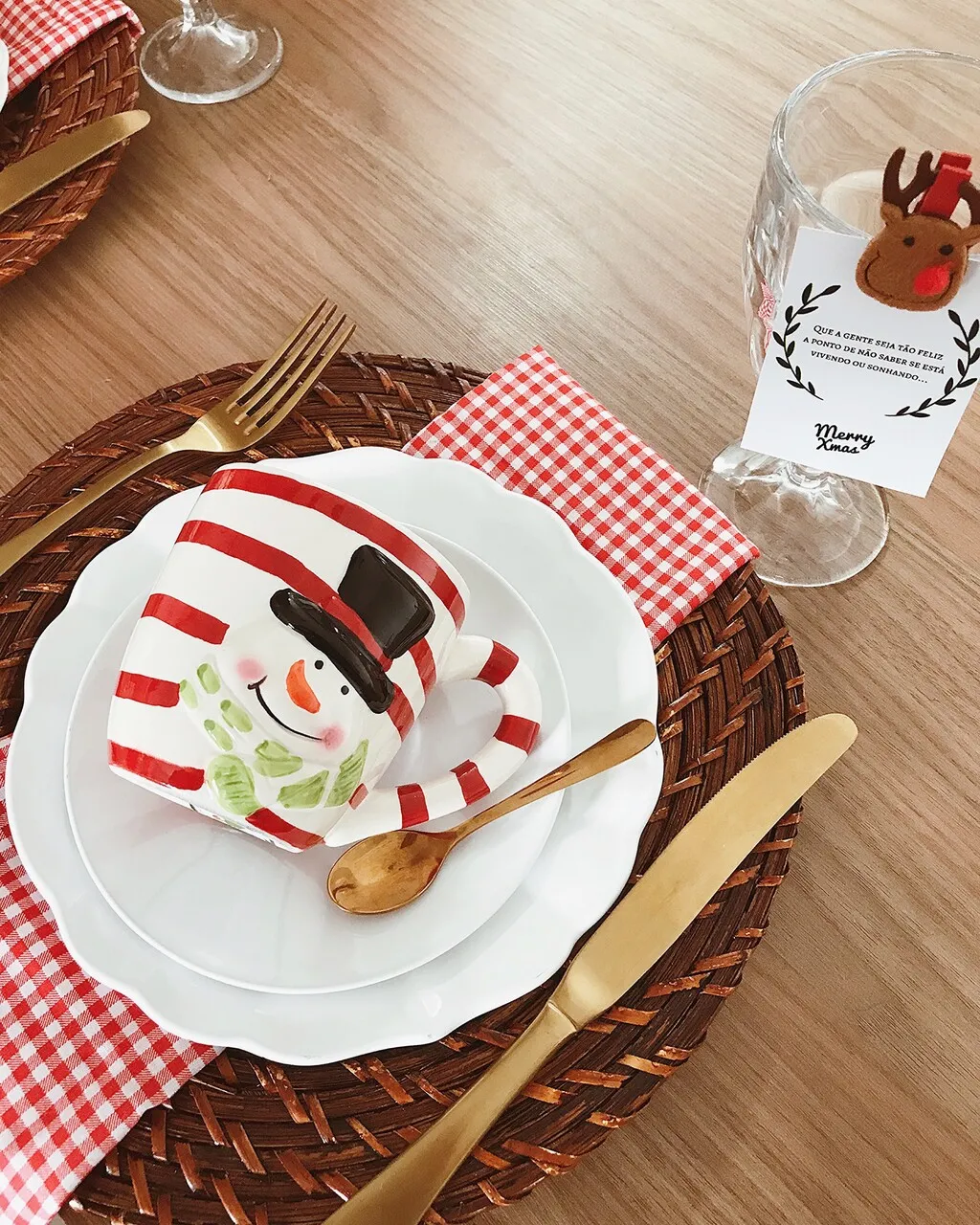 Capriche nos detalhes para trazer a magia do Natal para a sua família e convidados.
