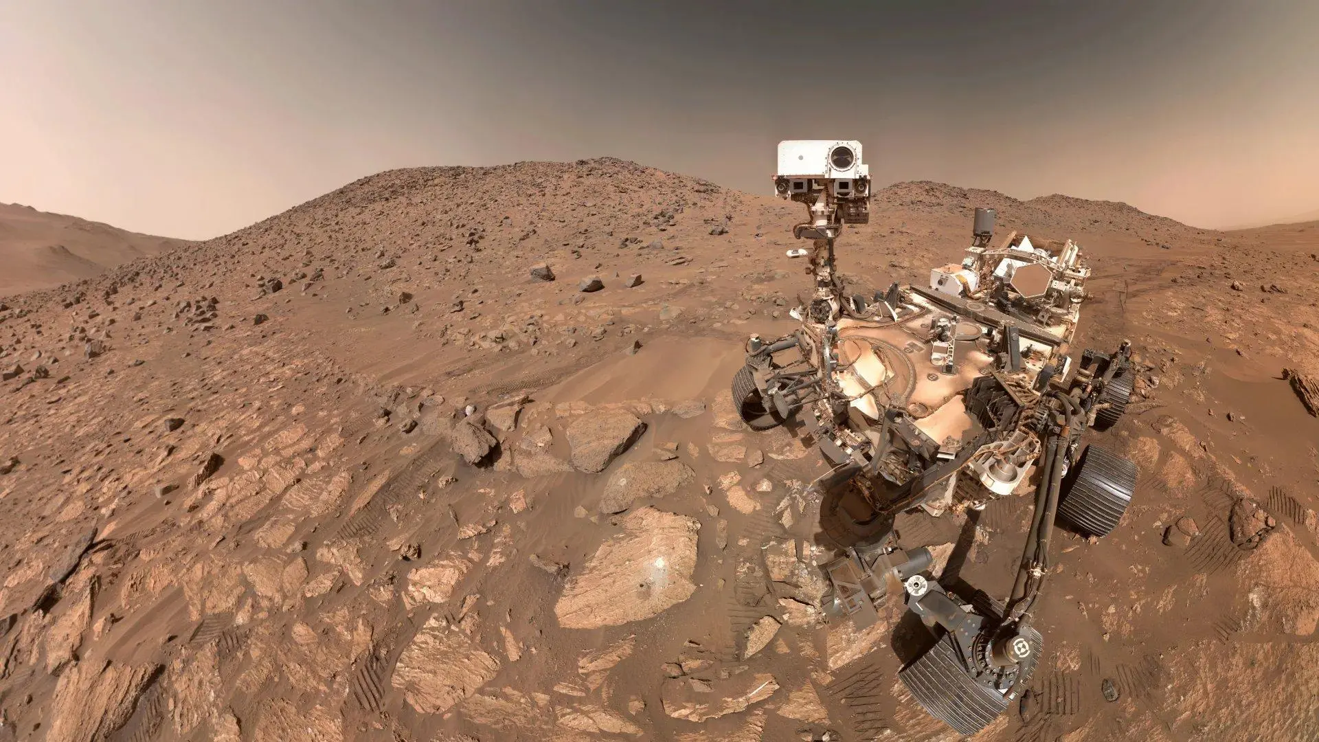 Rover Perseverance da NASA em Marte para matéria sobre o vulcão Monte Olimpo.