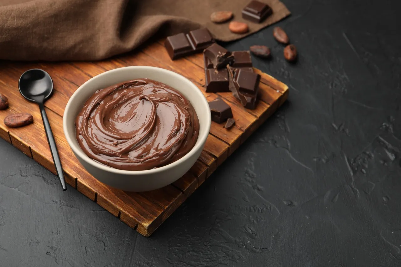 A mousse de chocolate é uma pedida clássica na época natalina.