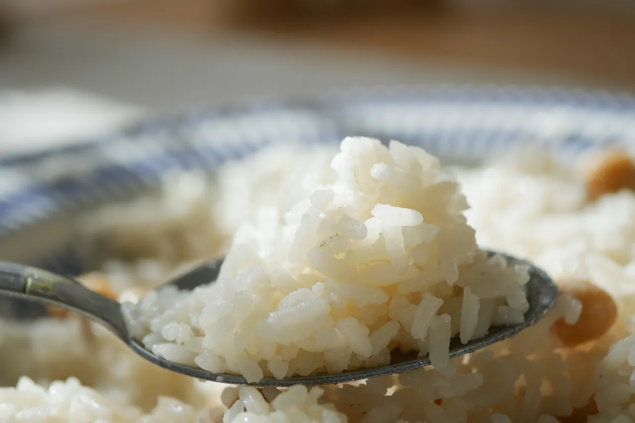 Arroz é uma guarnição clássica em qualquer época do ano.