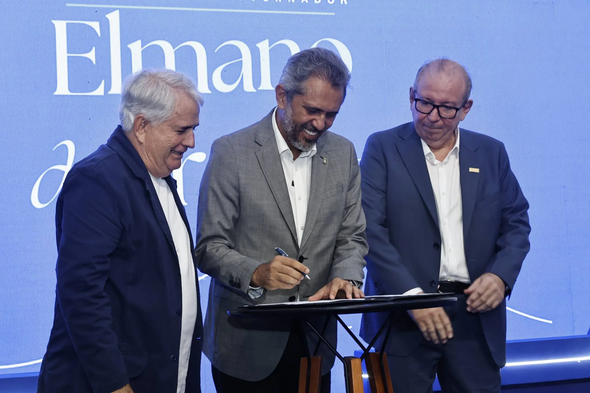 Assinaturas de Contratos
